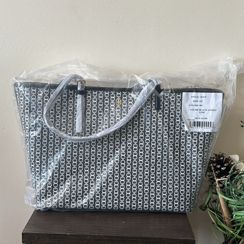 NWT- TORY BURCH “GEMINI LINK” TOTE Bag